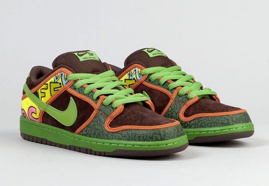 Nike-sb-dunk-low-premium-quickstrike-shoes-de-la-soul-2